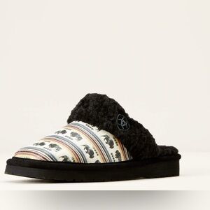 Ariat woman’s Jackie Square Toe buffalo print Slippers/ Size 7